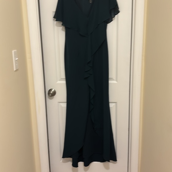 Adrianna Papell green dress. Size 10. - Picture 3 of 4